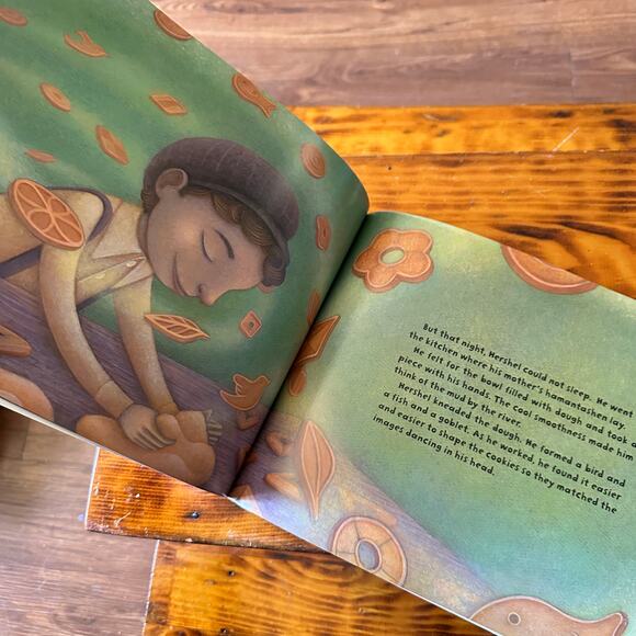 PJ Library Cakes & Miracles A Purim Tale Jewish Holiday Paperback Book - Picture 7 of 9